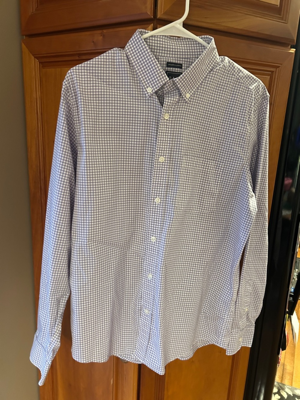 GAP Men's UNTUCKED FIT STRETCH purple/white gingham Button-Down Shirt, medium